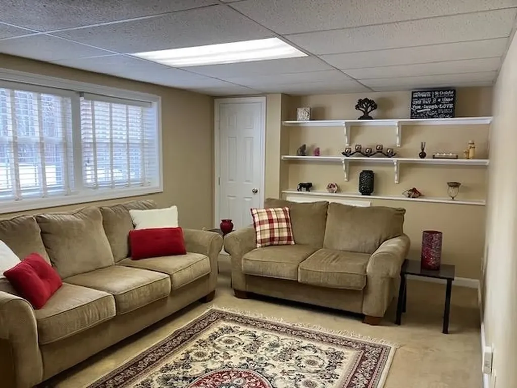 4 Blueberry Road Windham NH 03087