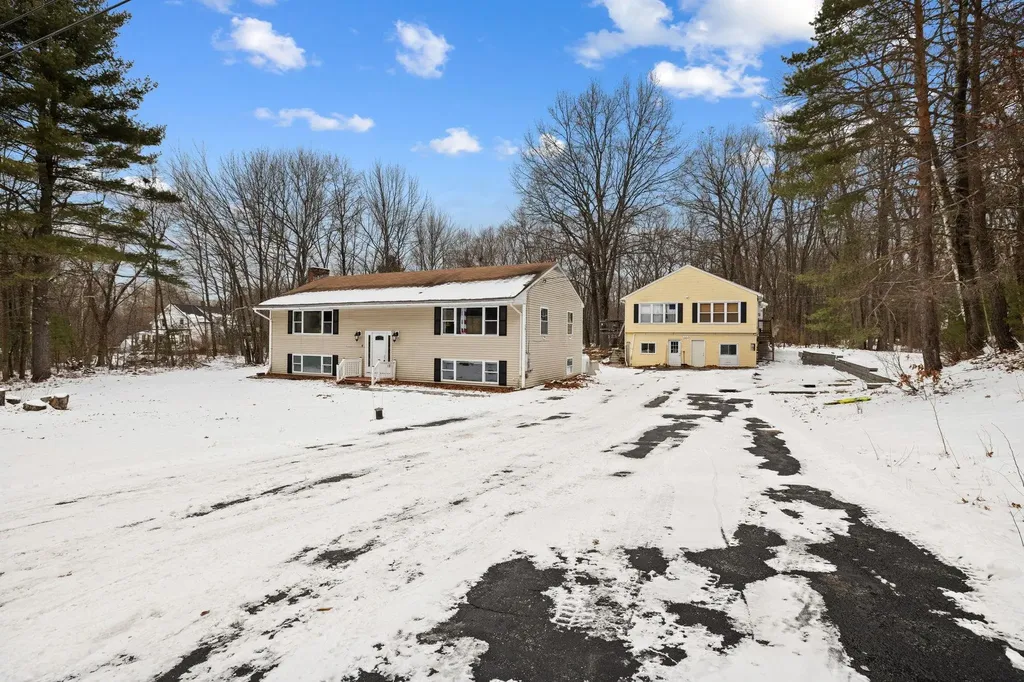 240 Leda Avenue Manchester NH 03104