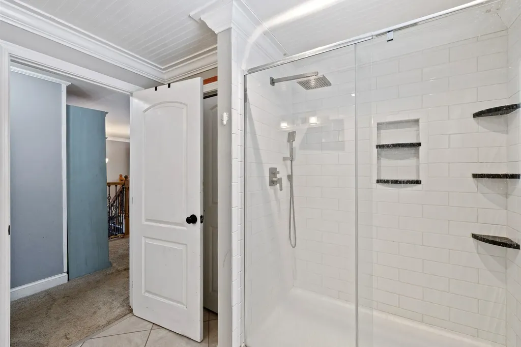 240 Leda Avenue Manchester NH 03104