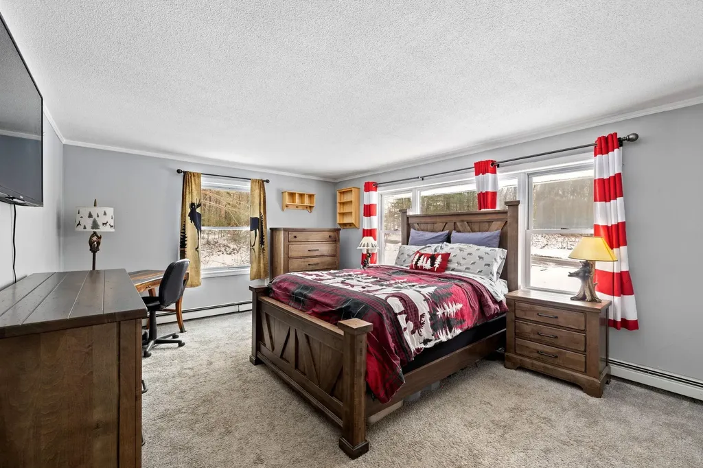 240 Leda Avenue Manchester NH 03104