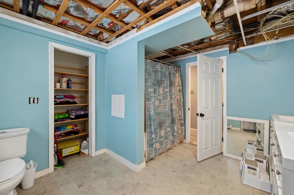 240 Leda Avenue Manchester NH 03104