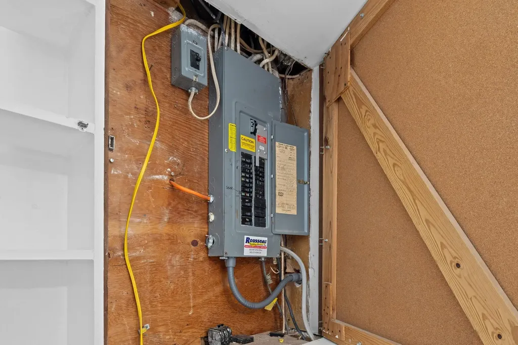 240 Leda Avenue Manchester NH 03104