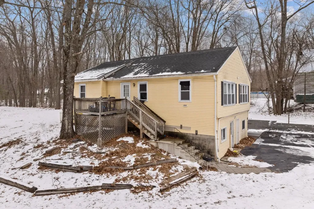 240 Leda Avenue Manchester NH 03104