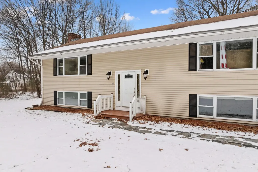 240 Leda Avenue Manchester NH 03104