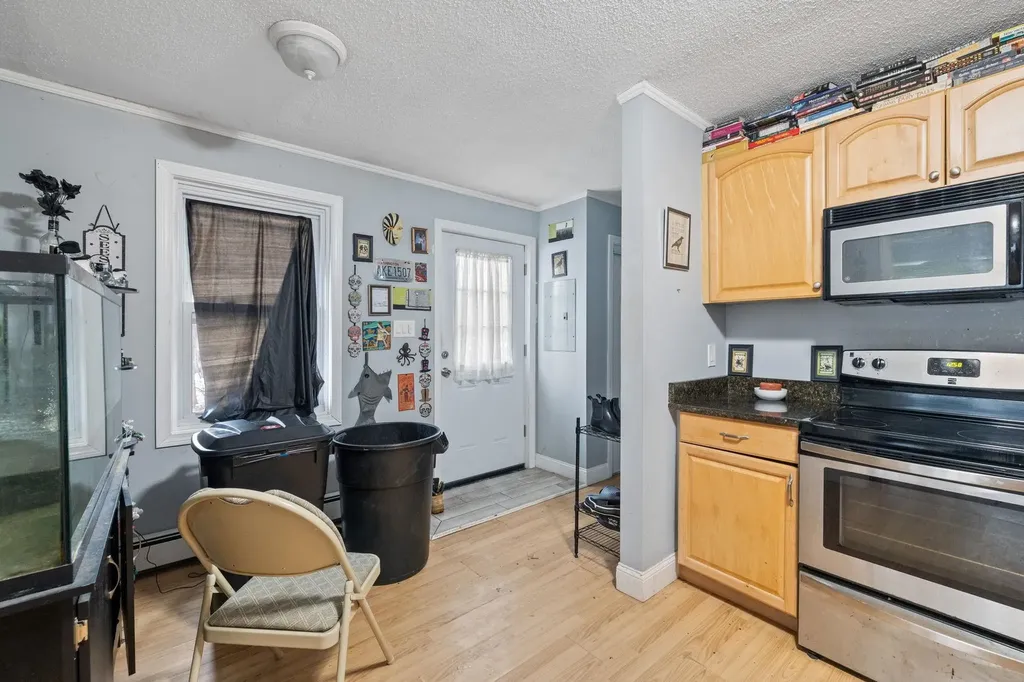 240 Leda Avenue Manchester NH 03104