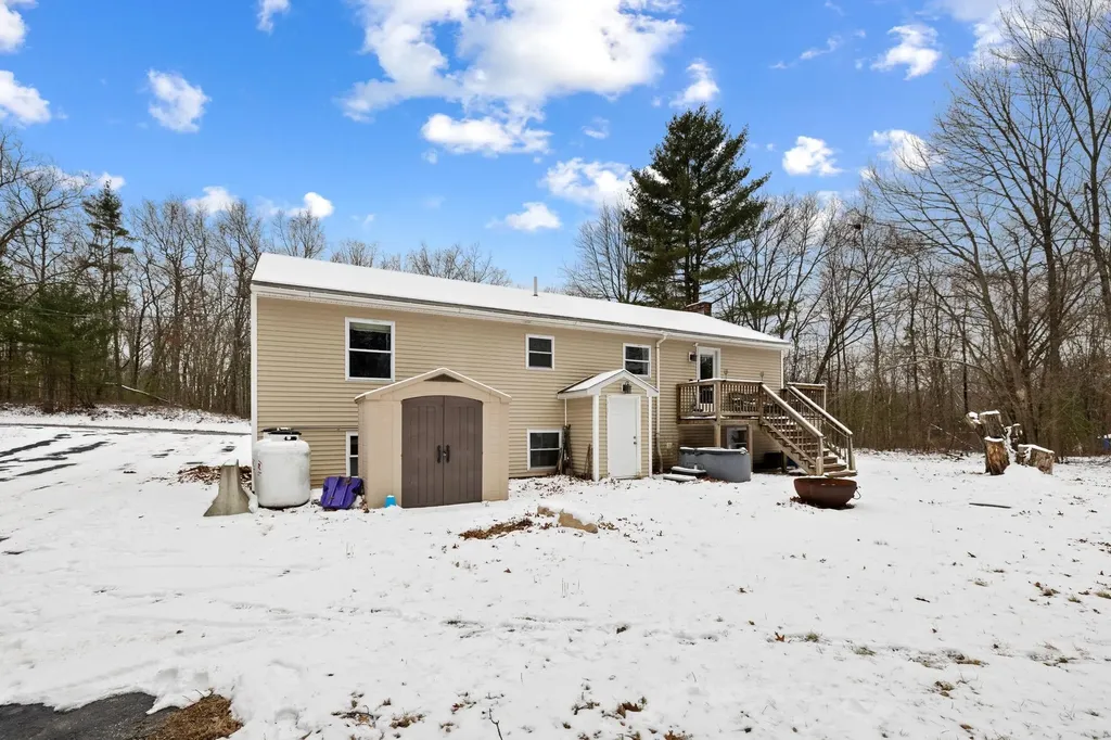 240 Leda Avenue Manchester NH 03104