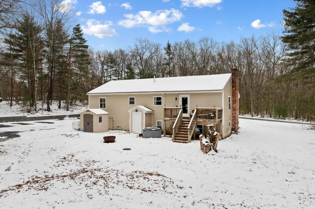 240 Leda Avenue Manchester NH 03104