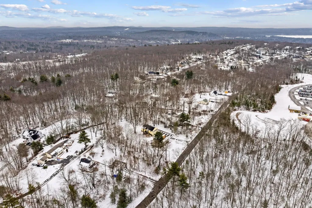 240 Leda Avenue Manchester NH 03104