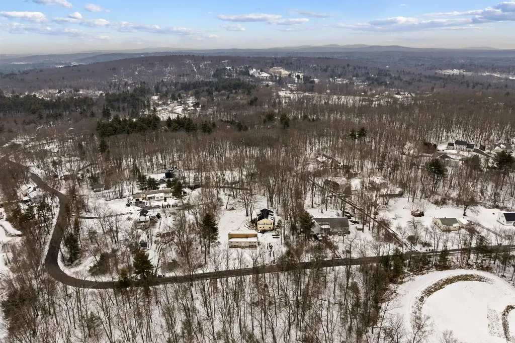 240 Leda Avenue Manchester NH 03104