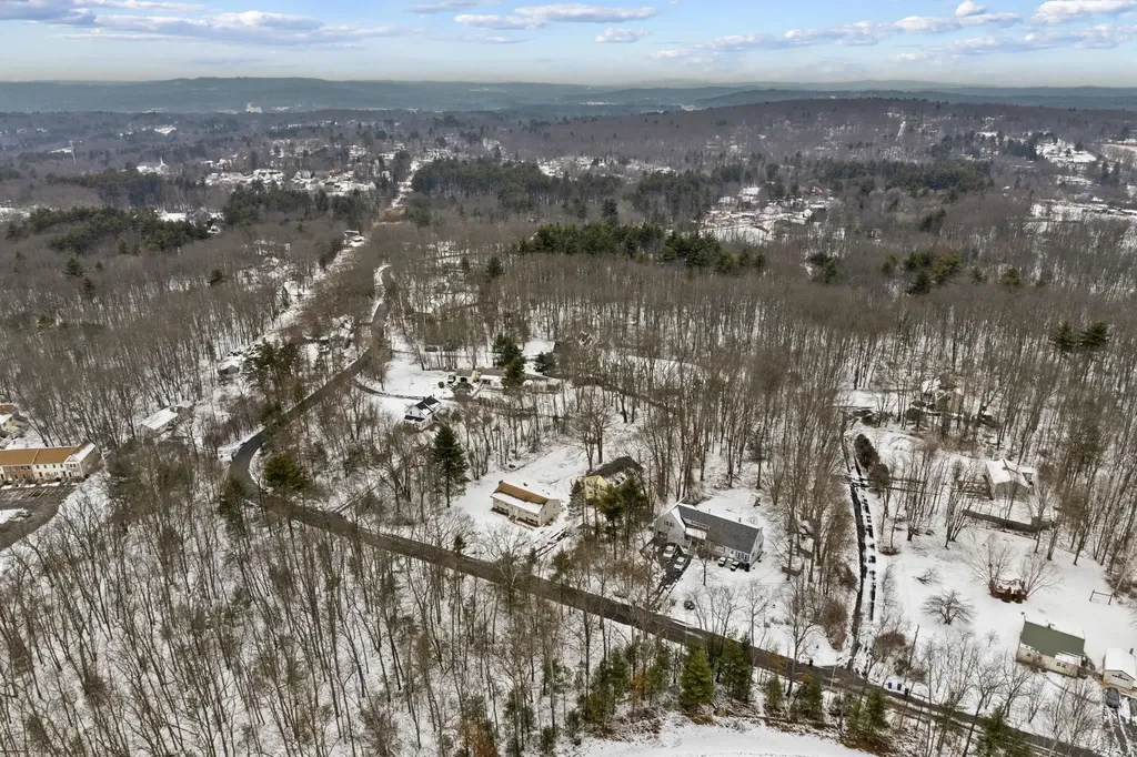 240 Leda Avenue Manchester NH 03104