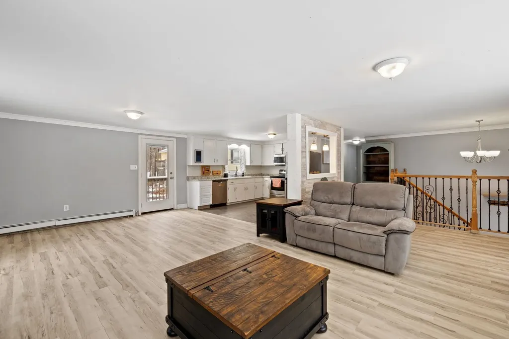 240 Leda Avenue Manchester NH 03104