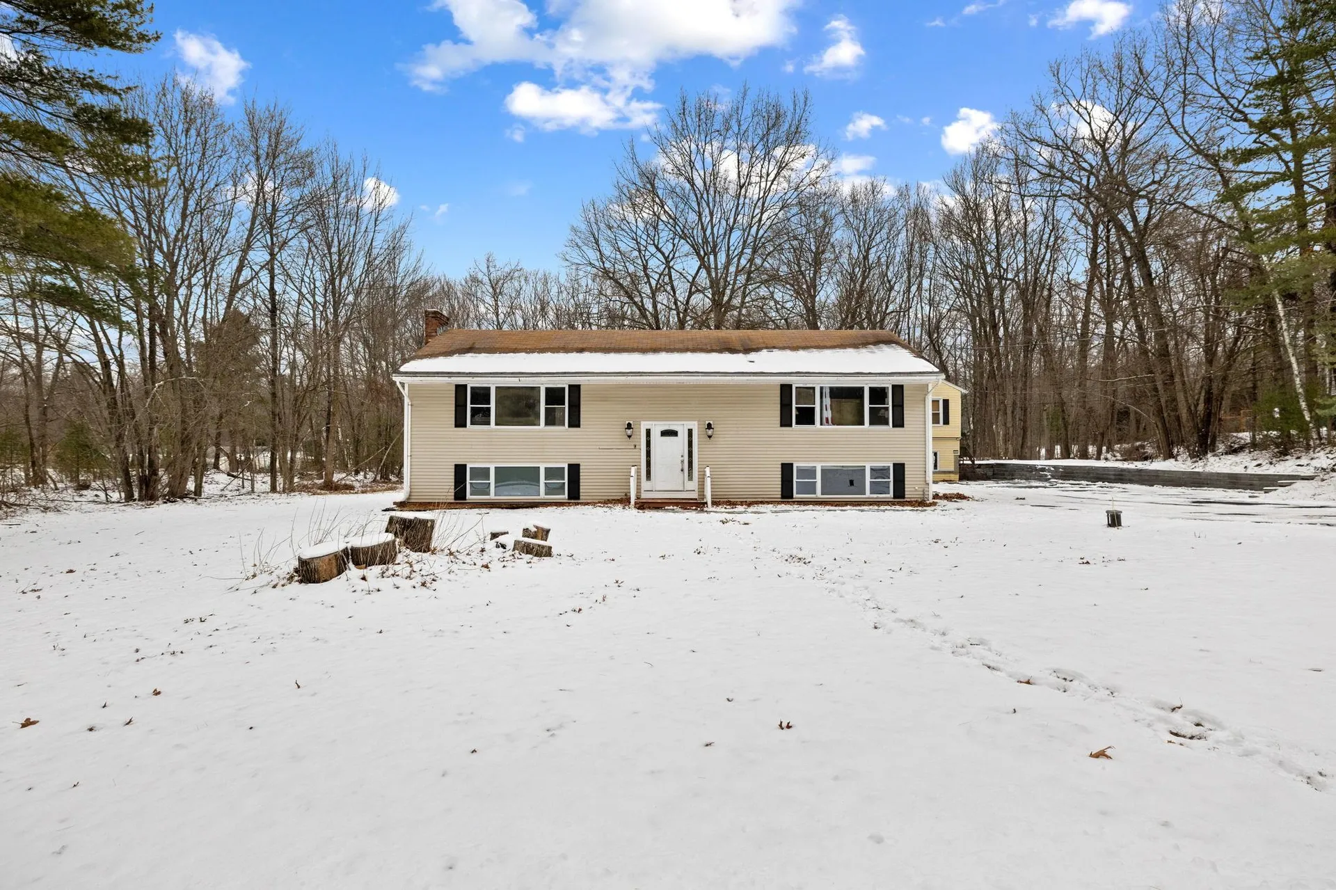 240 Leda Avenue Manchester NH 03104