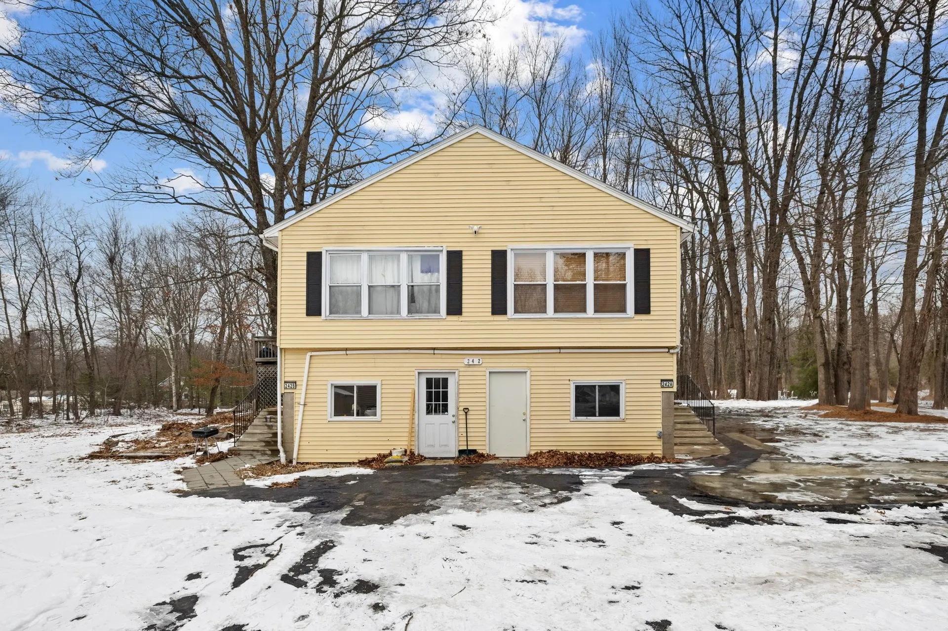 240 Leda Avenue Manchester NH 03104