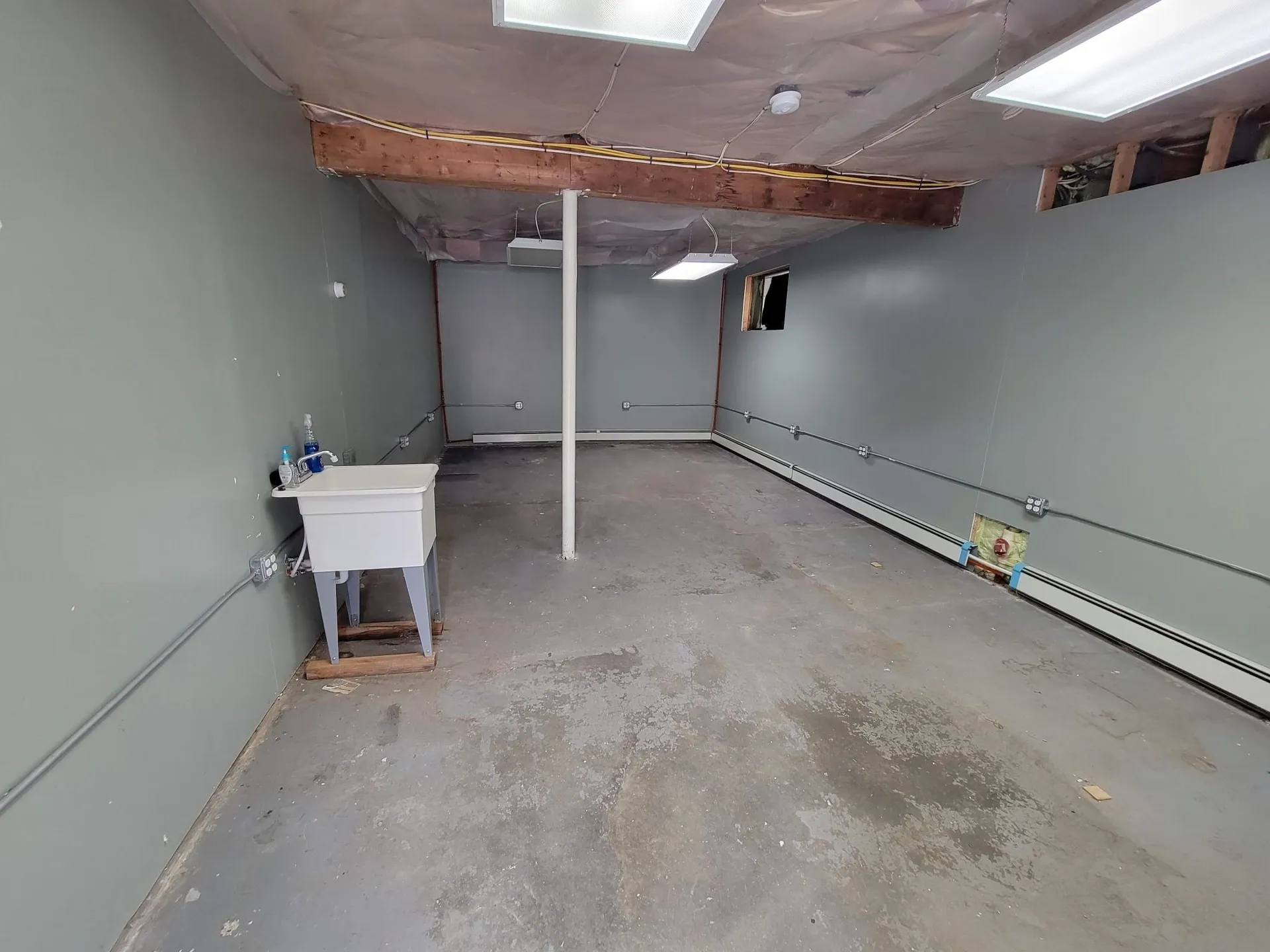 240 Leda Avenue Manchester NH 03104