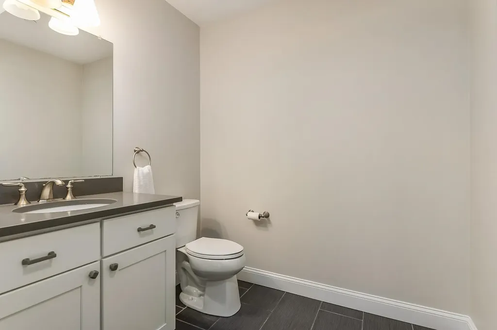 5 Pleasant Street Kittery ME 03904