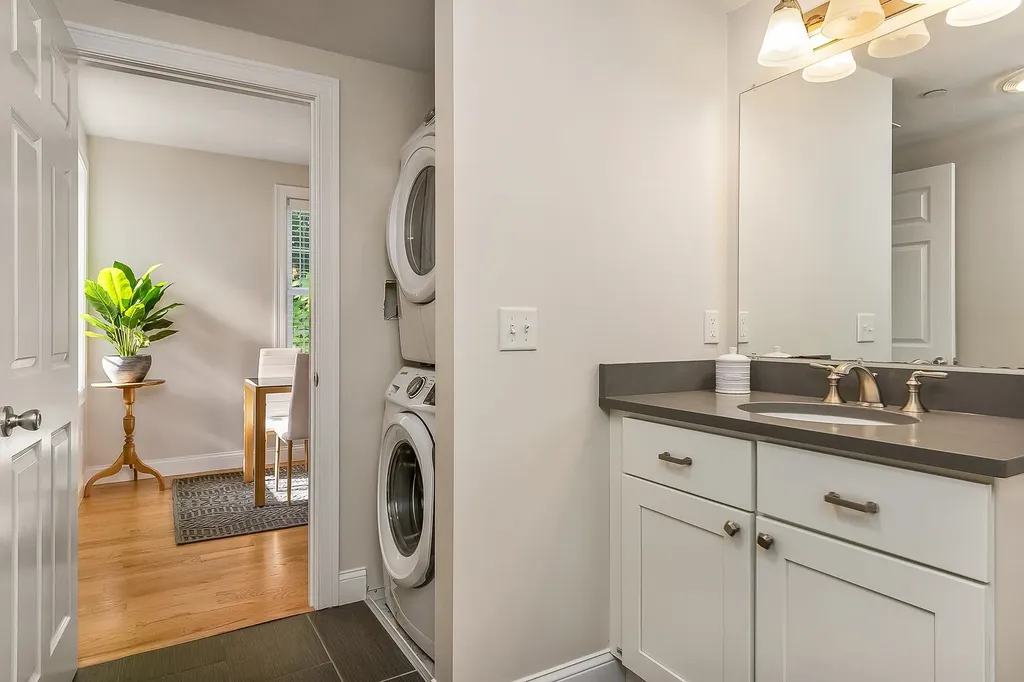 5 Pleasant Street Kittery ME 03904