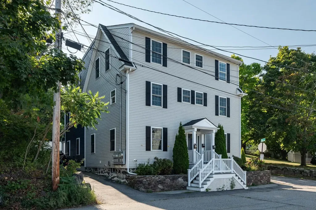 5 Pleasant Street Kittery ME 03904