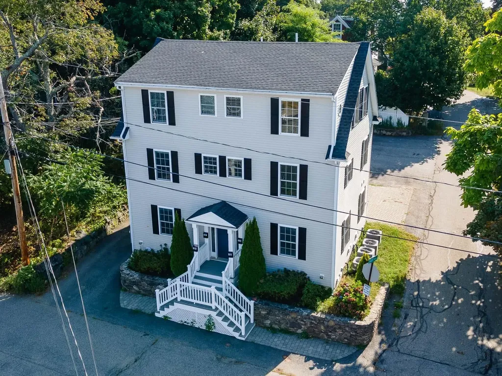 5 Pleasant Street Kittery ME 03904