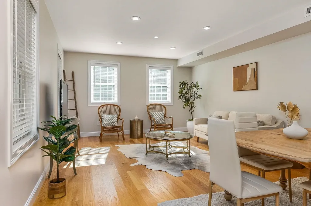 5 Pleasant Street Kittery ME 03904