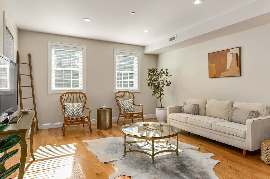 5 Pleasant Street Kittery ME 03904