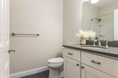 5 Pleasant Street Kittery ME 03904