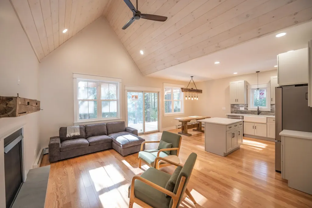 17 Darrah Loop Wilmington VT 05363