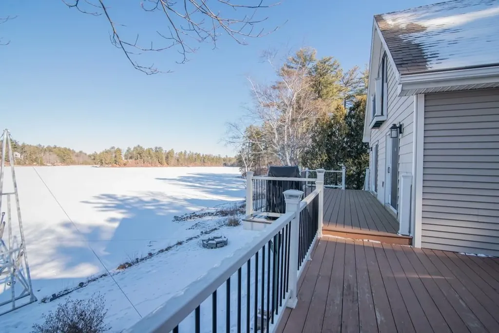 55 Weeks Drive Wakefield NH 03830