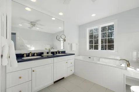122 Pipers Point Lane Alton NH 03809