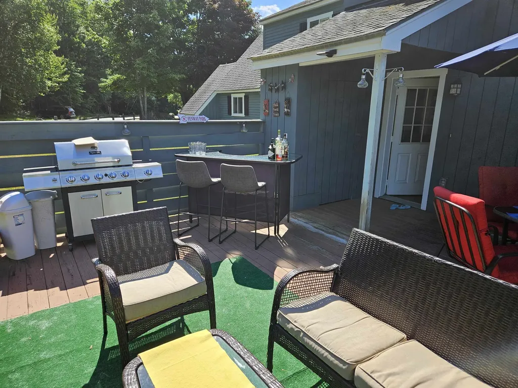 10 Madison Drive Woodstock NH 03262