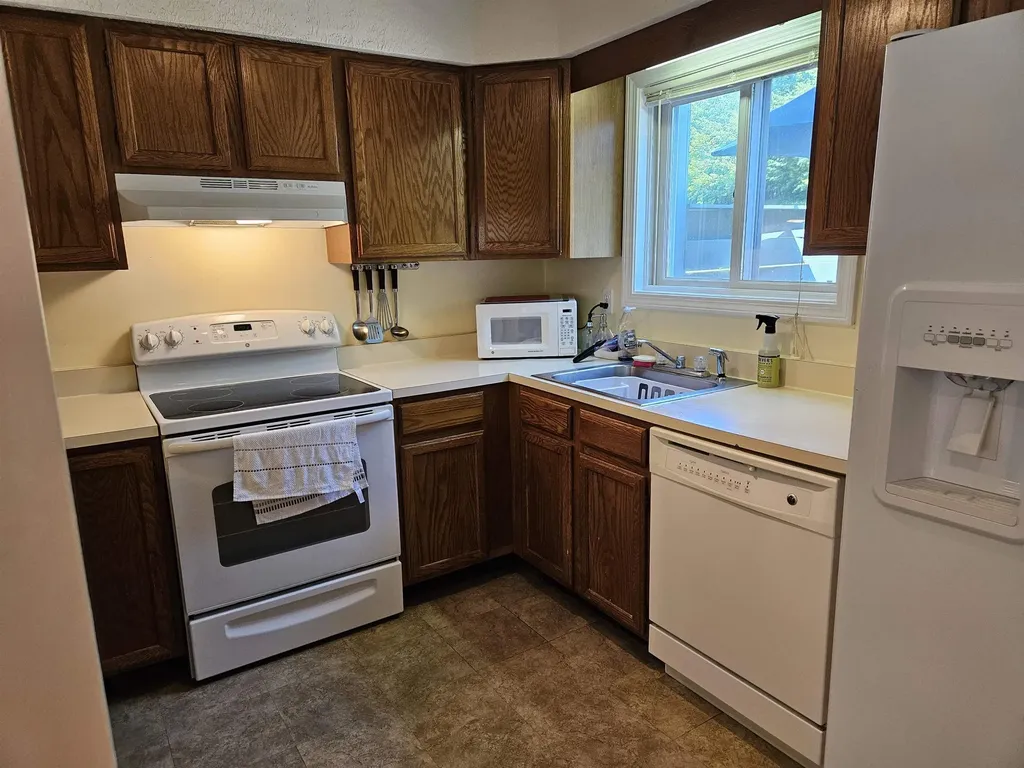 10 Madison Drive Woodstock NH 03262