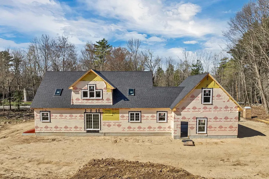 807 North Line Road Tuftonboro NH 03816