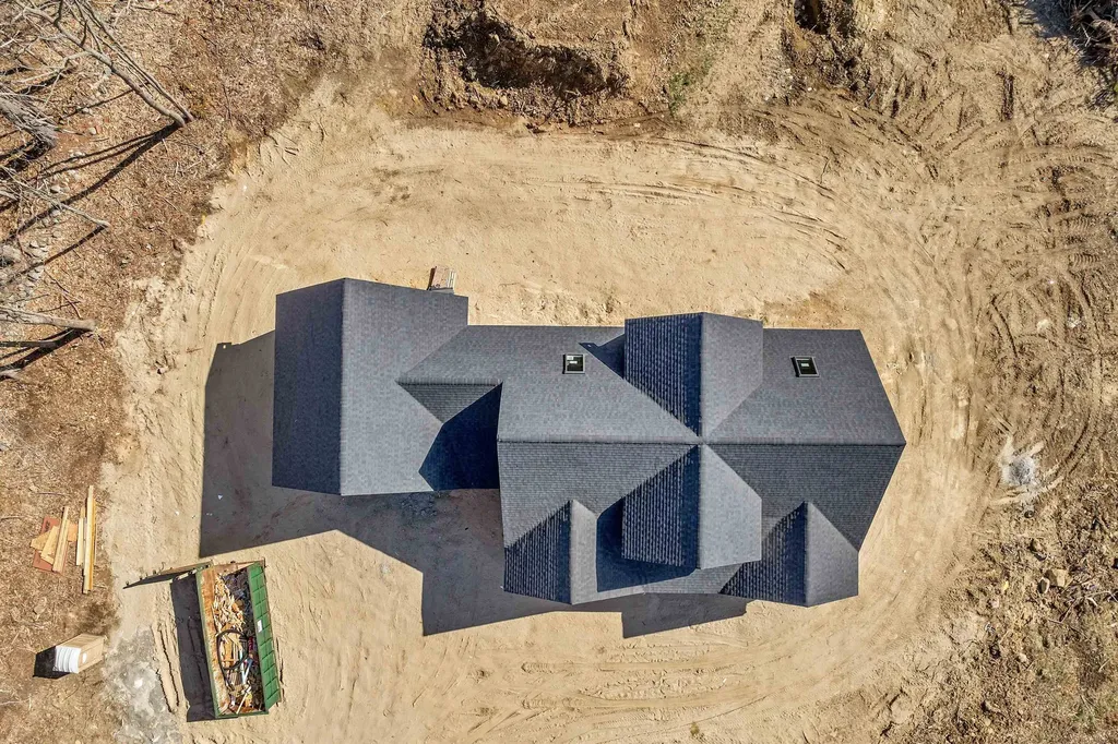 807 North Line Road Tuftonboro NH 03816