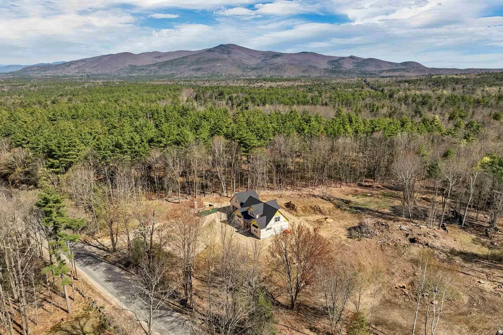 807 North Line Road Tuftonboro NH 03816