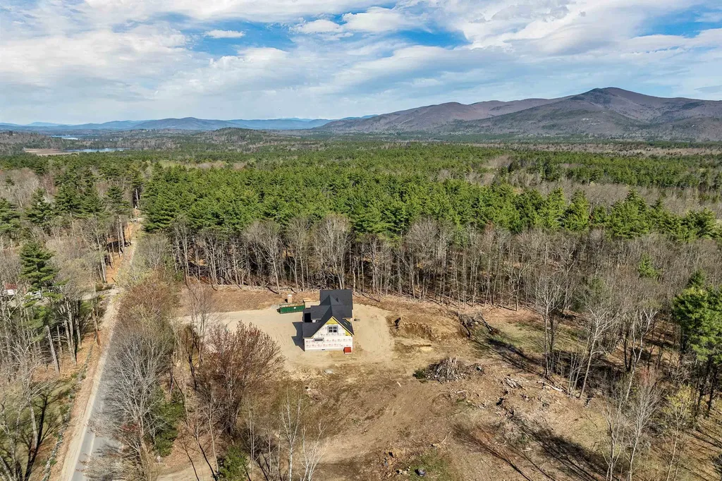 807 North Line Road Tuftonboro NH 03816