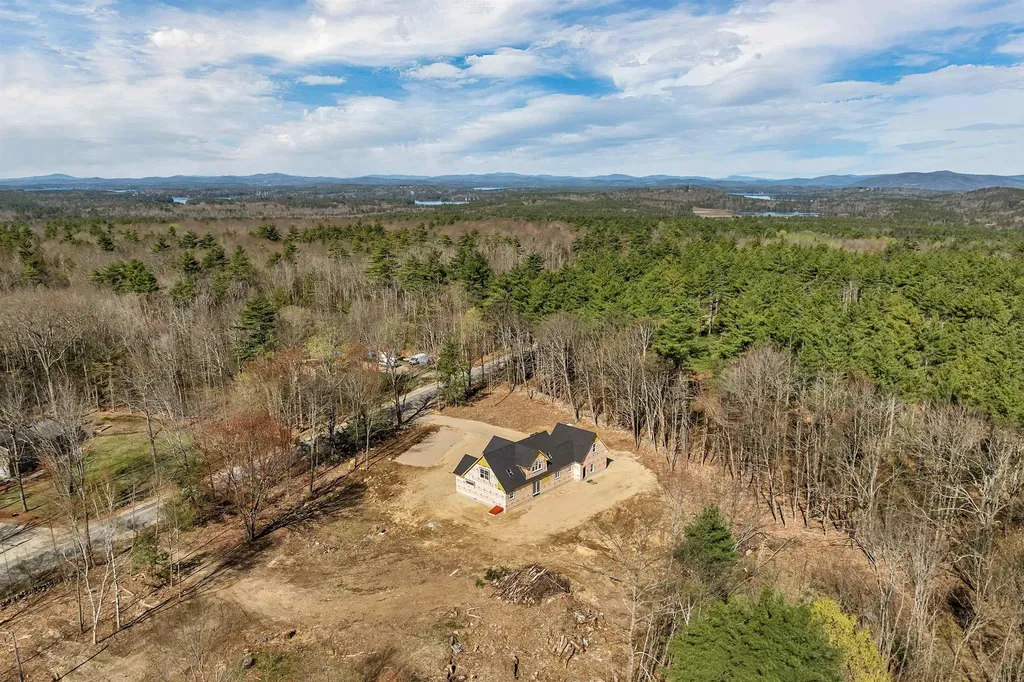 807 North Line Road Tuftonboro NH 03816