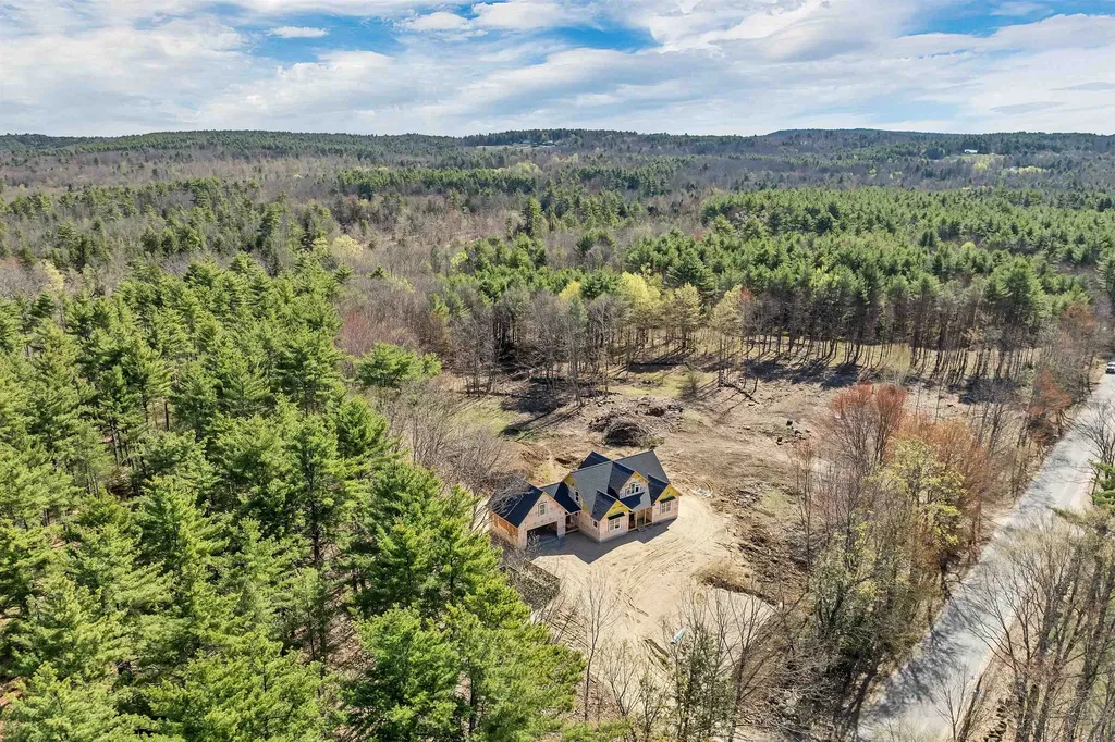 807 North Line Road Tuftonboro NH 03816