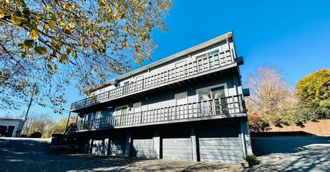 8 Storer Court Derry NH 03038