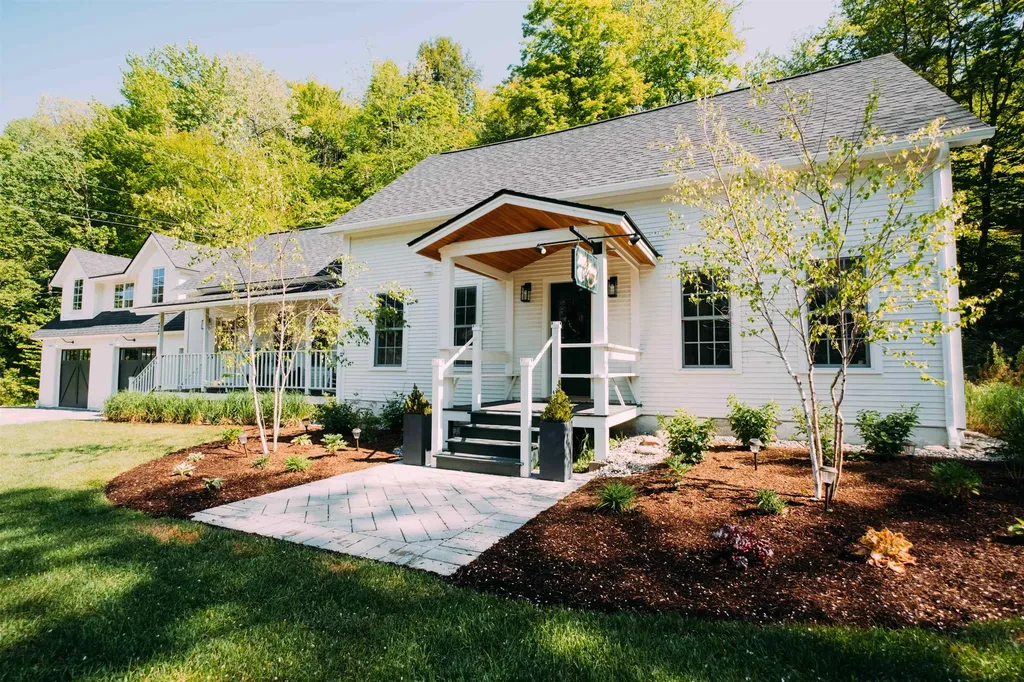 4656 Mountain Road Stowe VT 05672