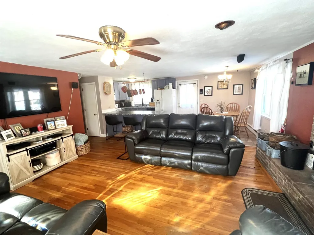 9 Beach Drive Kingston NH 03848