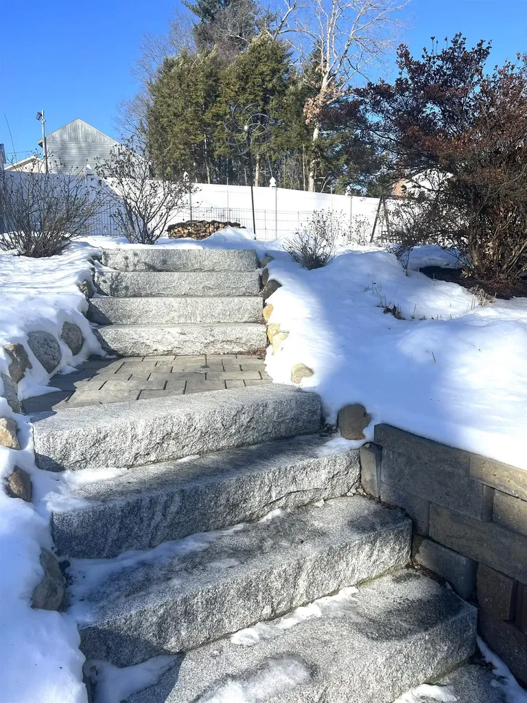 9 Beach Drive Kingston NH 03848