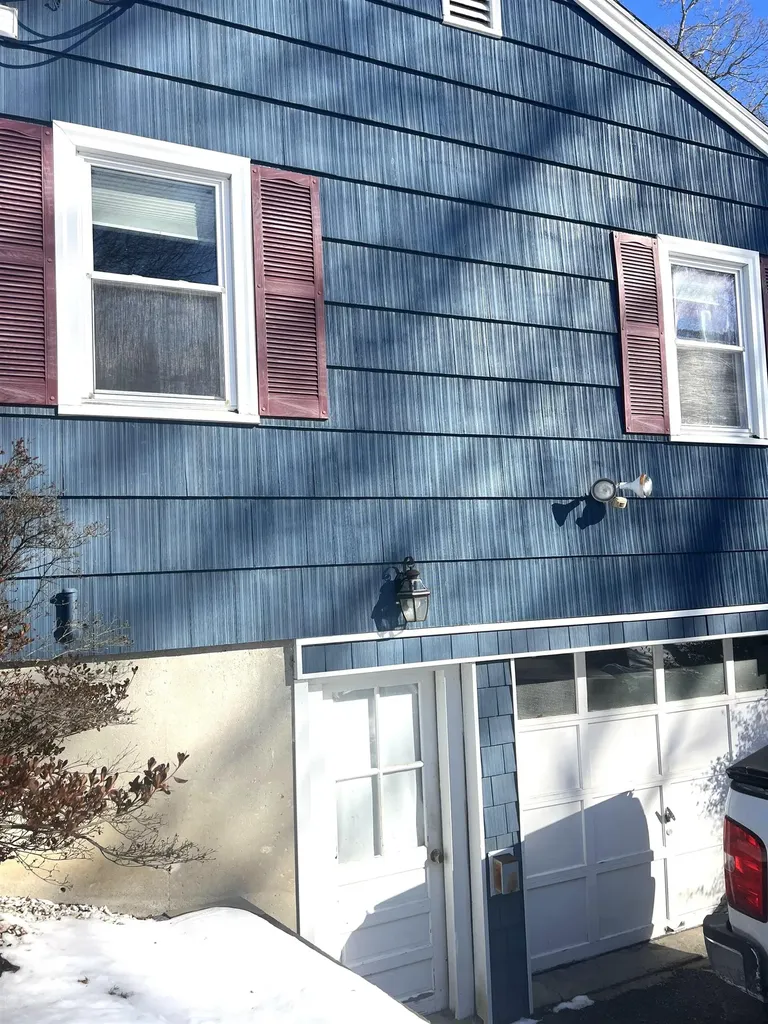 9 Beach Drive Kingston NH 03848
