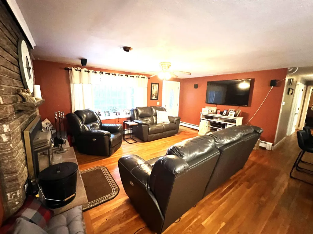 9 Beach Drive Kingston NH 03848