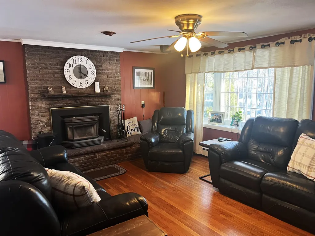 9 Beach Drive Kingston NH 03848