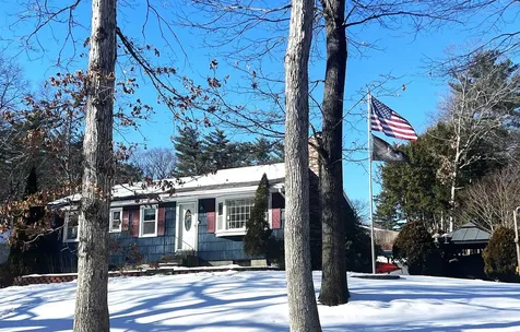 9 Beach Drive Kingston NH 03848