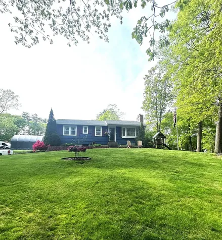 9 Beach Drive Kingston NH 03848