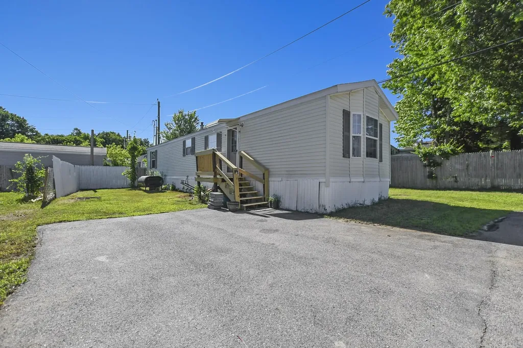 672 Huse Road Manchester NH 03103