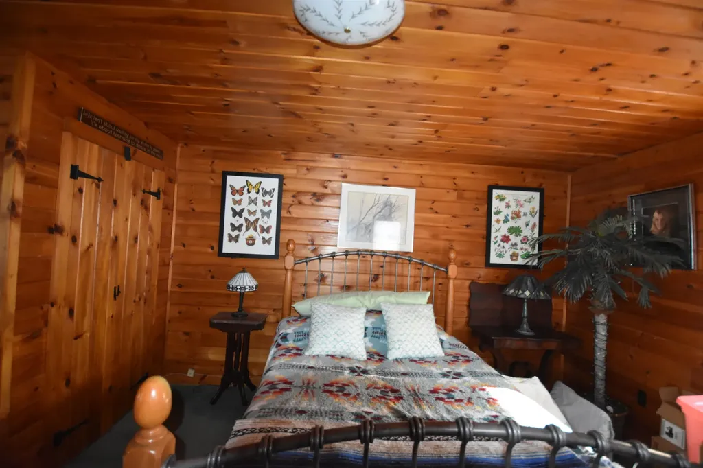 96 East Road Panton VT 05491