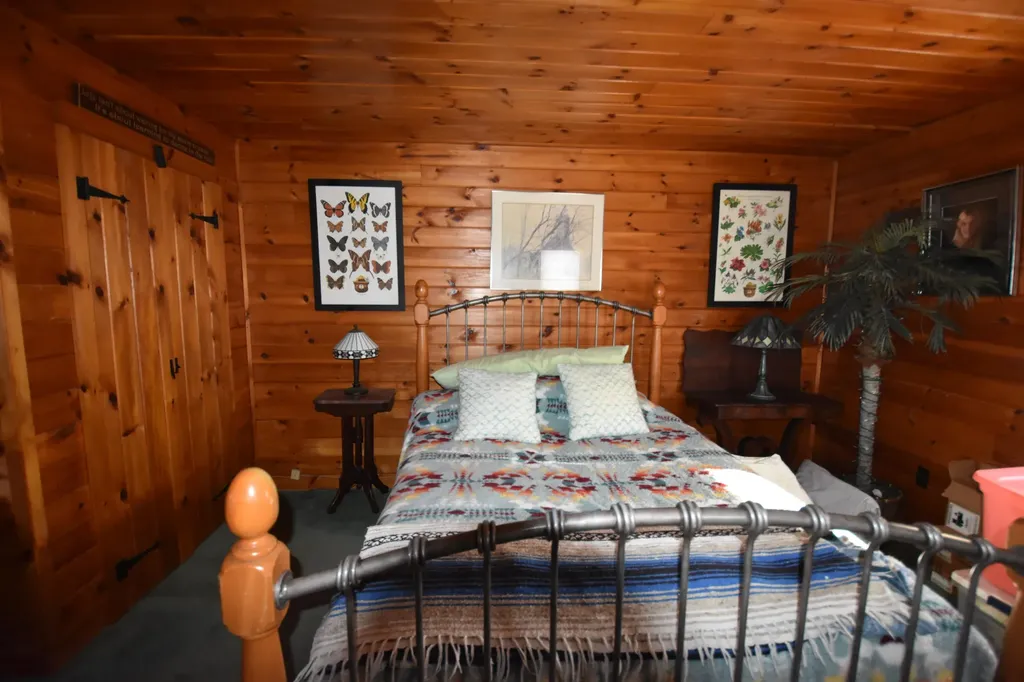 96 East Road Panton VT 05491