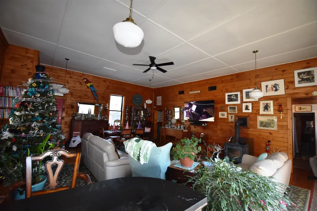 96 East Road Panton VT 05491