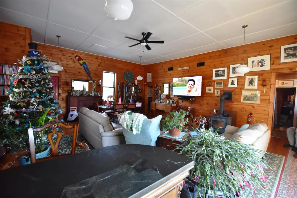 96 East Road Panton VT 05491